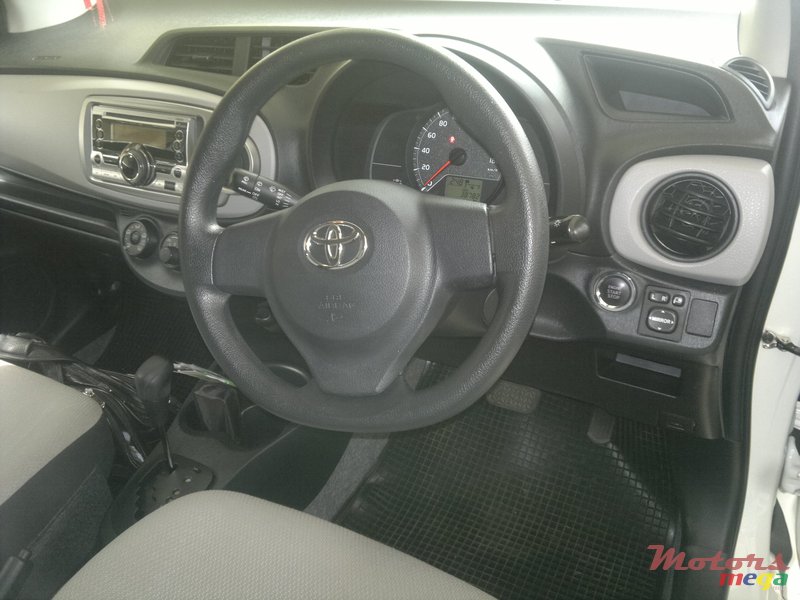 2011' Toyota Vitz new shape photo #4
