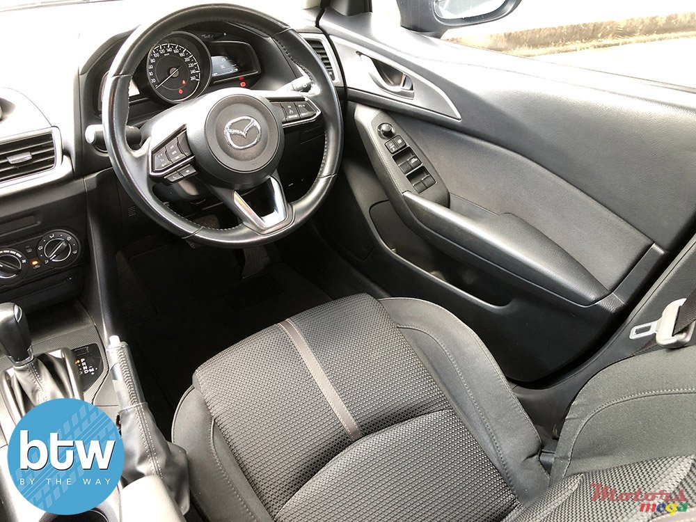 2018' Mazda 3 photo #4