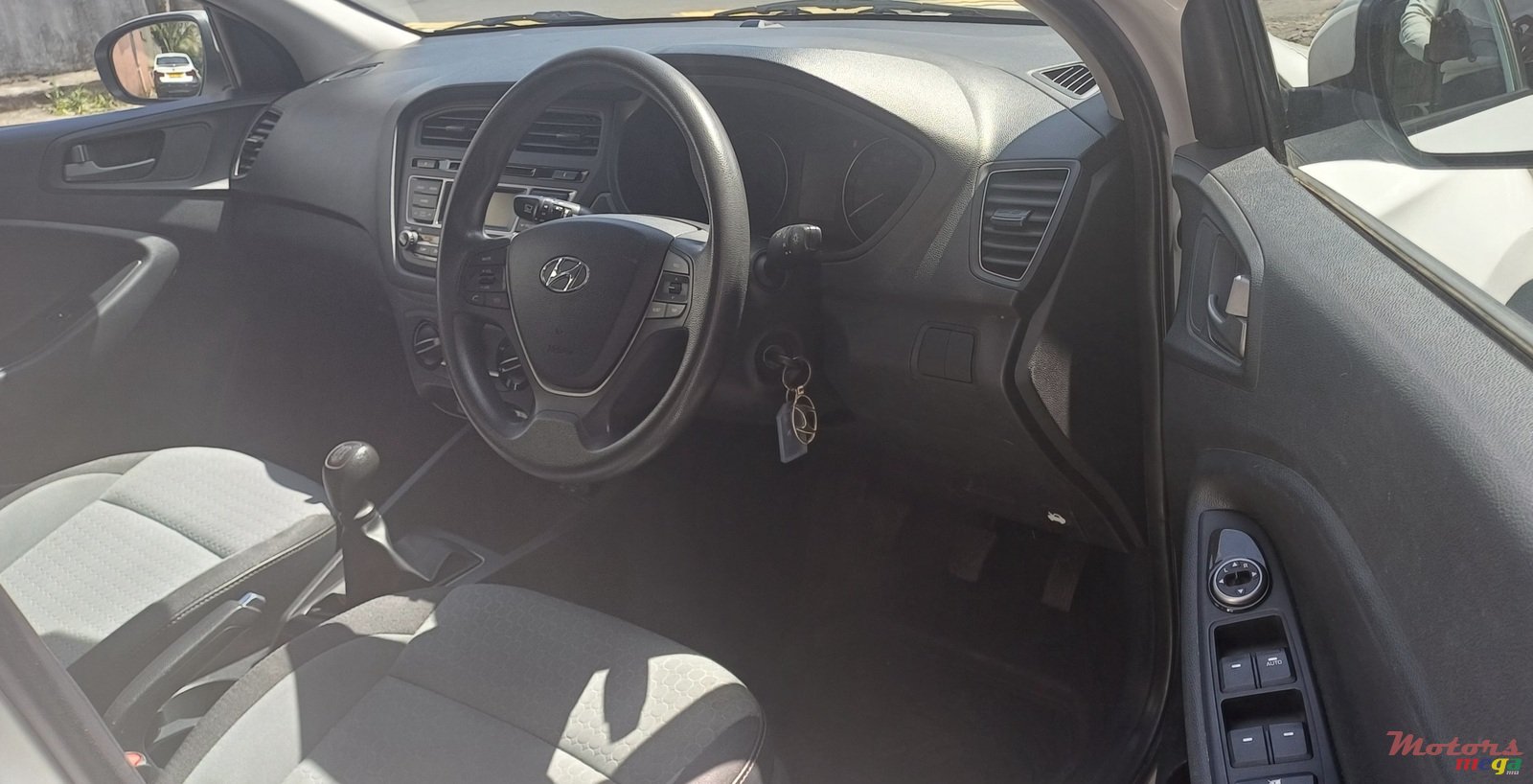 2017' Hyundai i20 photo #5