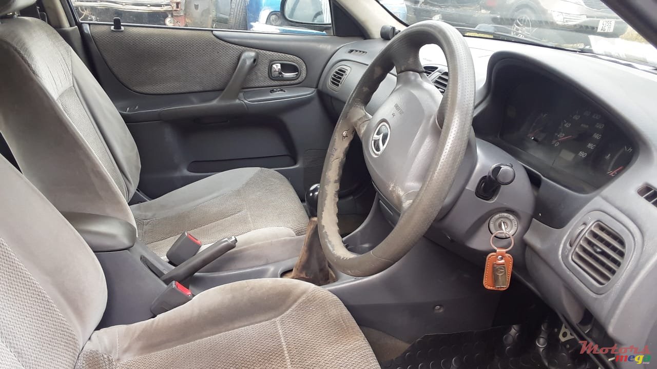 1999' Mazda photo #2