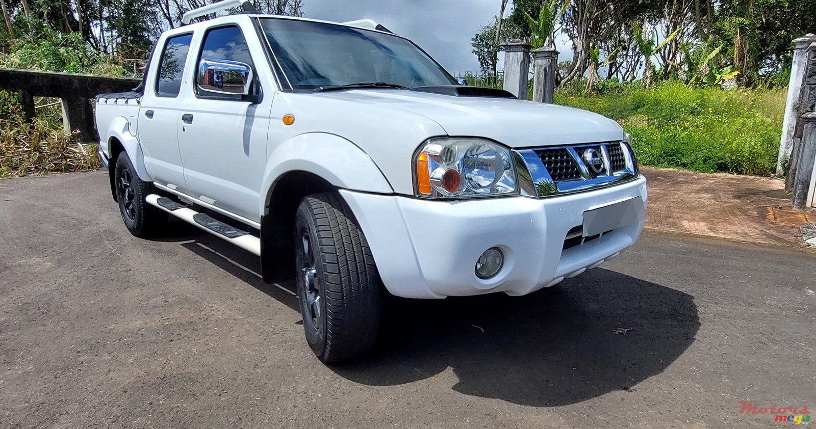 2015' Nissan 2500 photo #6