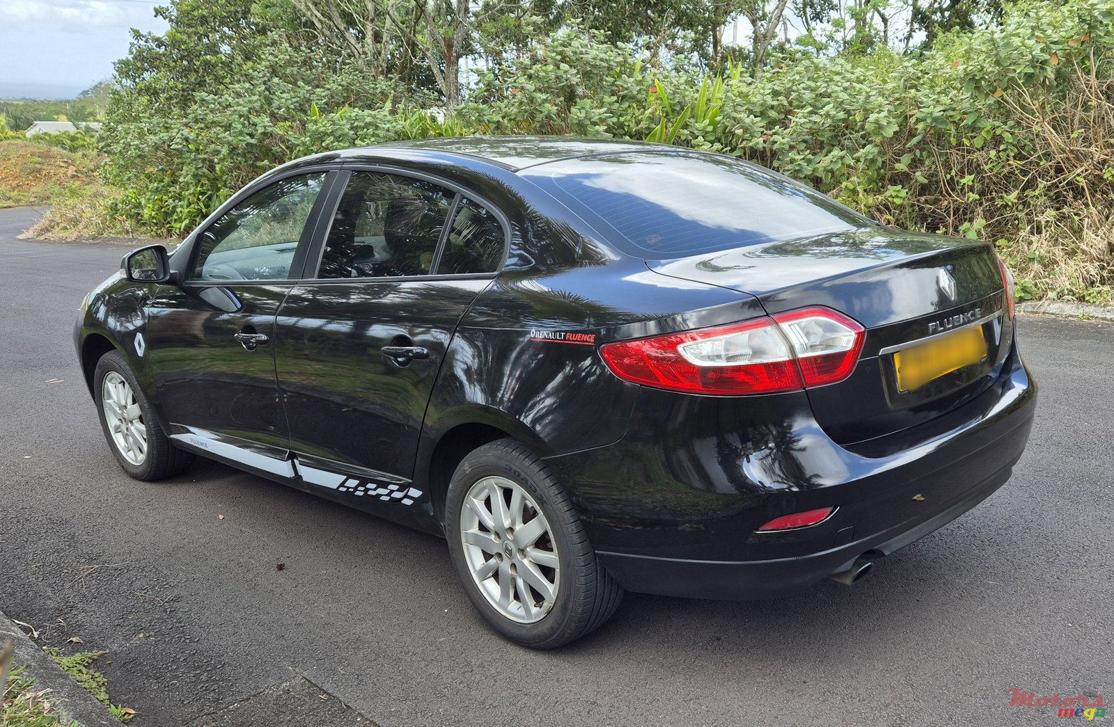 2013' Renault Fluence photo #2