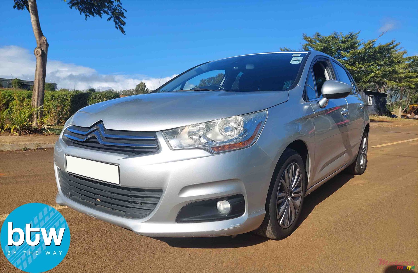 2014' Citroen C4 photo #2