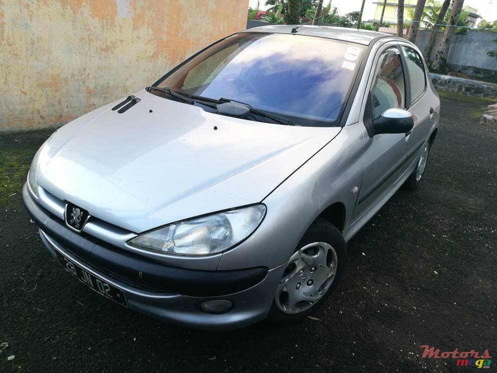 2002' Peugeot 206 photo #2