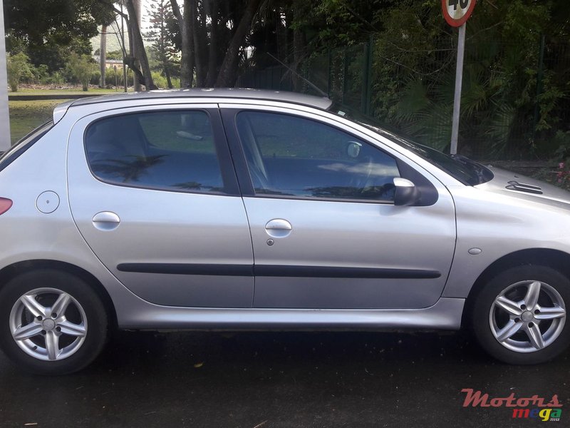 2005' Peugeot 206 photo #3