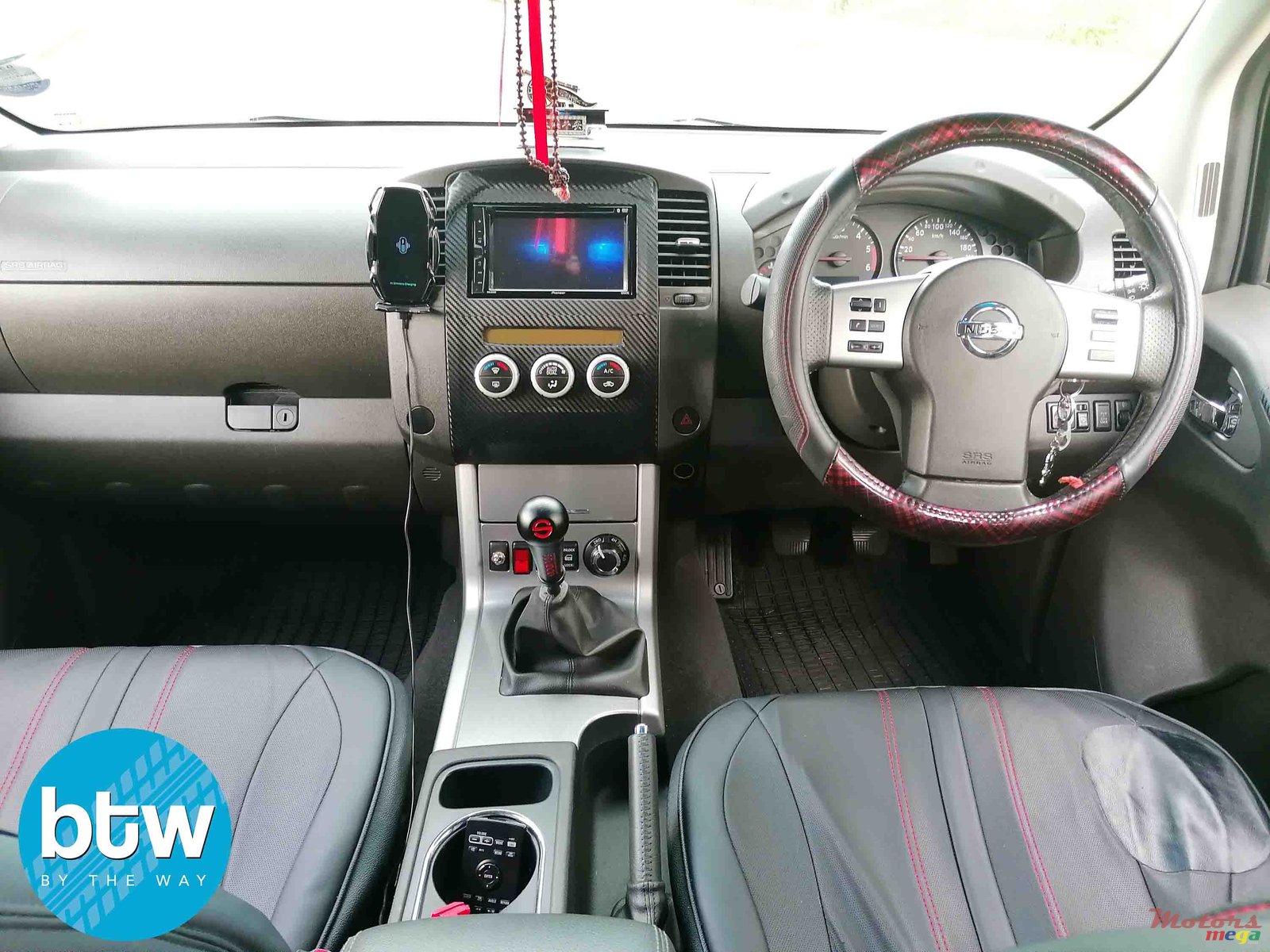 2014' Nissan Navara photo #6