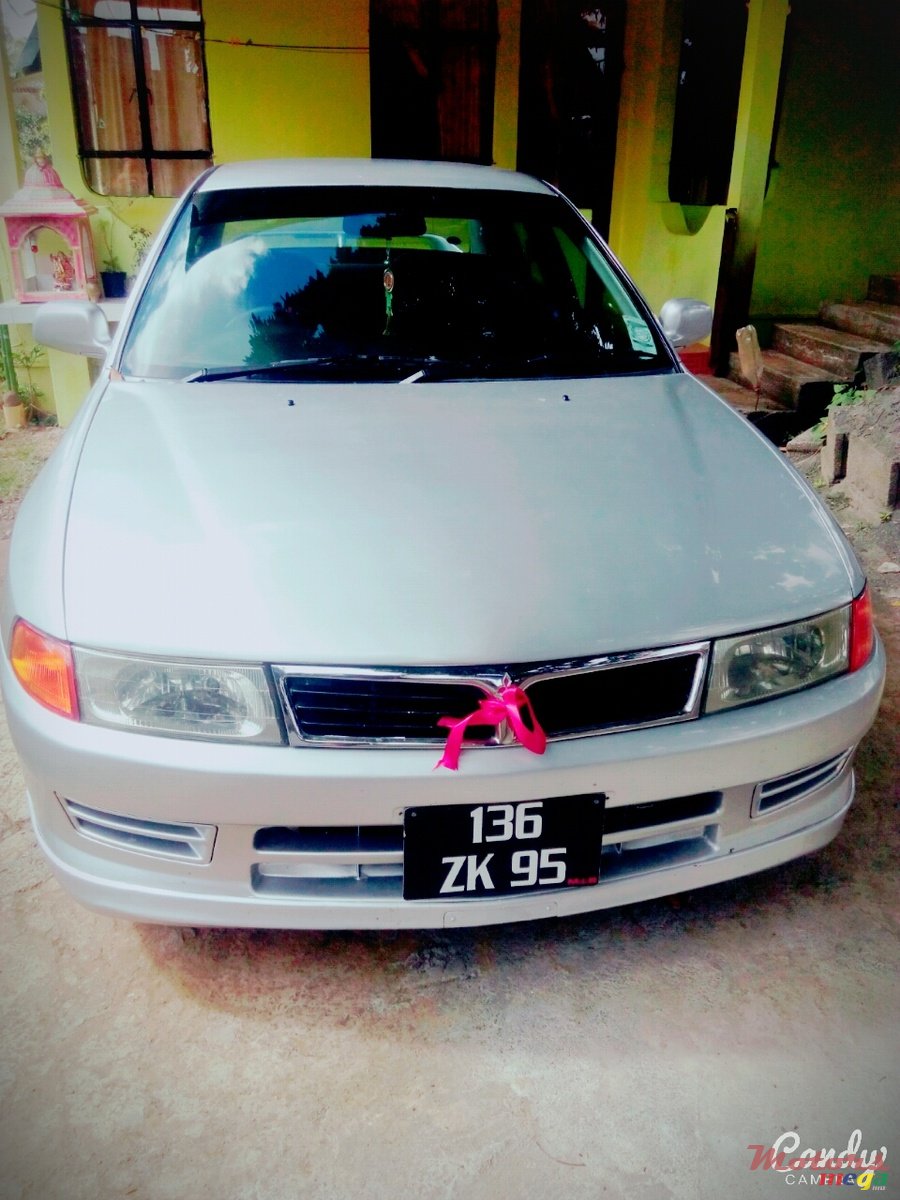1995' Mitsubishi Lancer Evolution photo #1