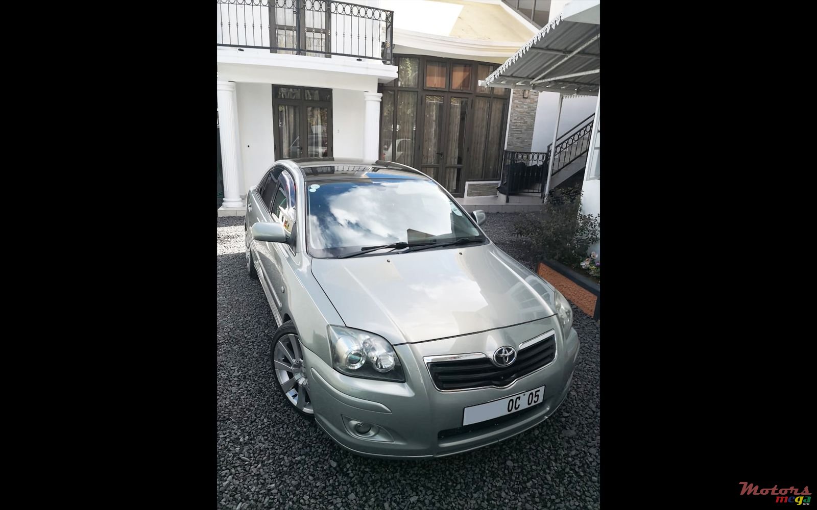 2005' Toyota Avensis photo #3