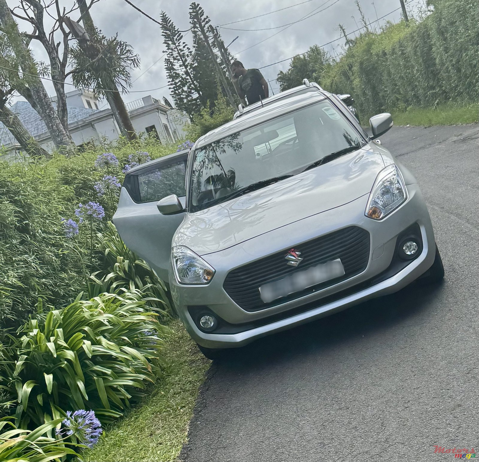 2020' Suzuki Swift photo #1