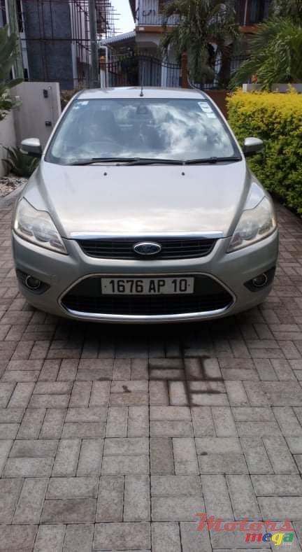 2010' Ford Focus photo #6