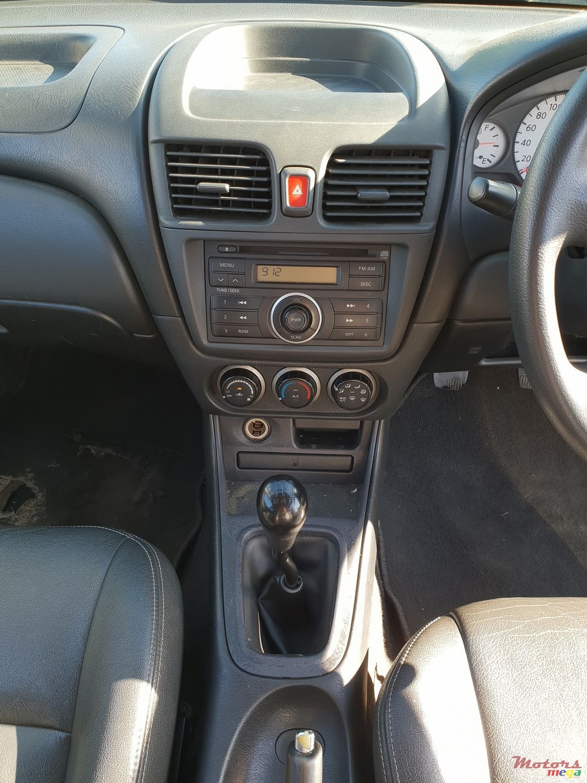 2010' Nissan Sunny photo #5