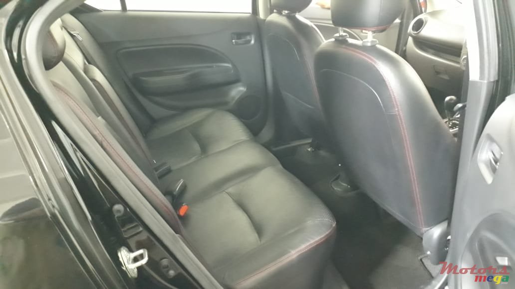 2016' Mitsubishi Attrage photo #5