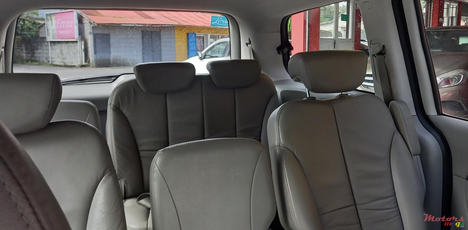 2013' Kia Carnival photo #6