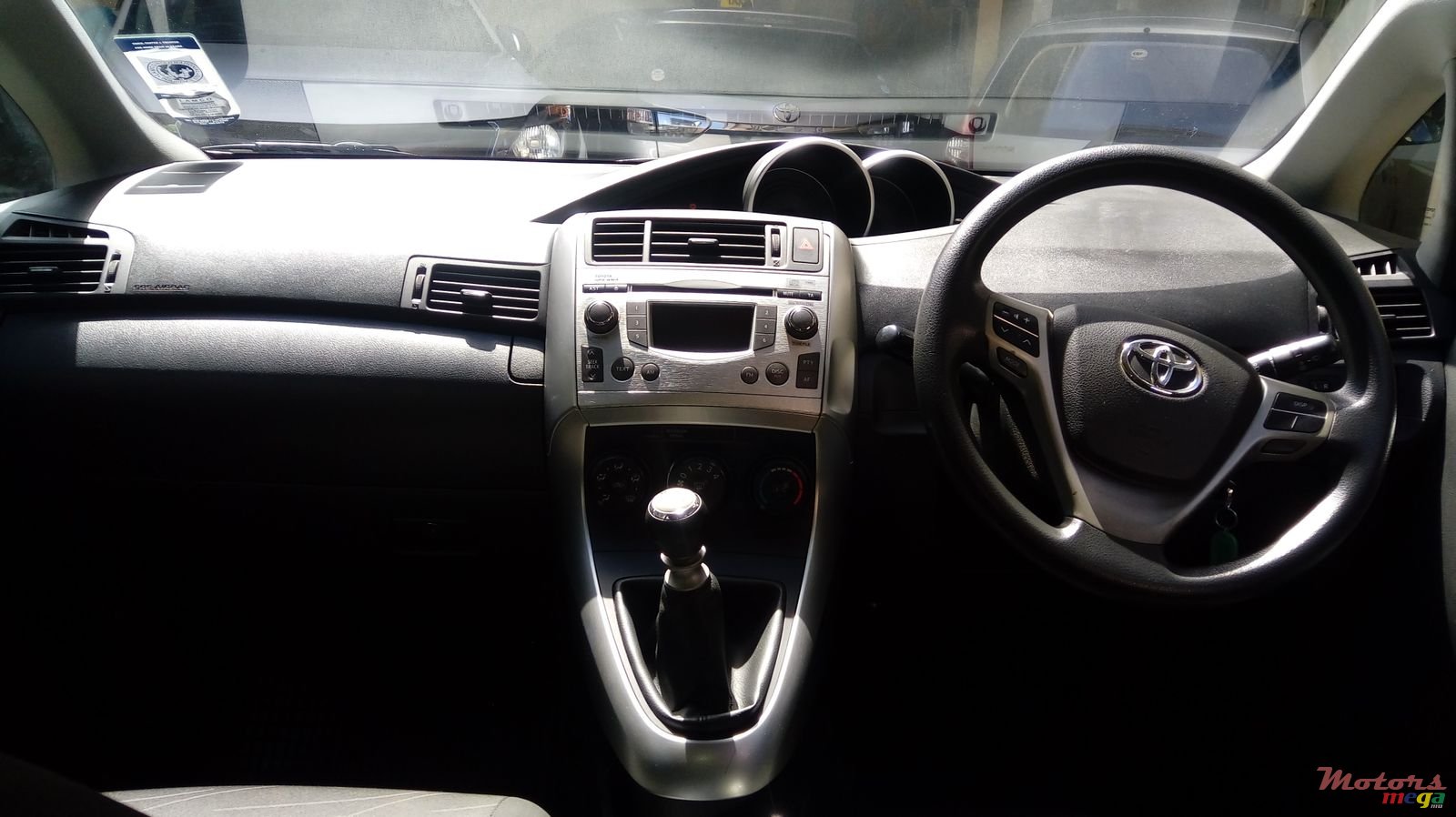 2010' Toyota Verso photo #1