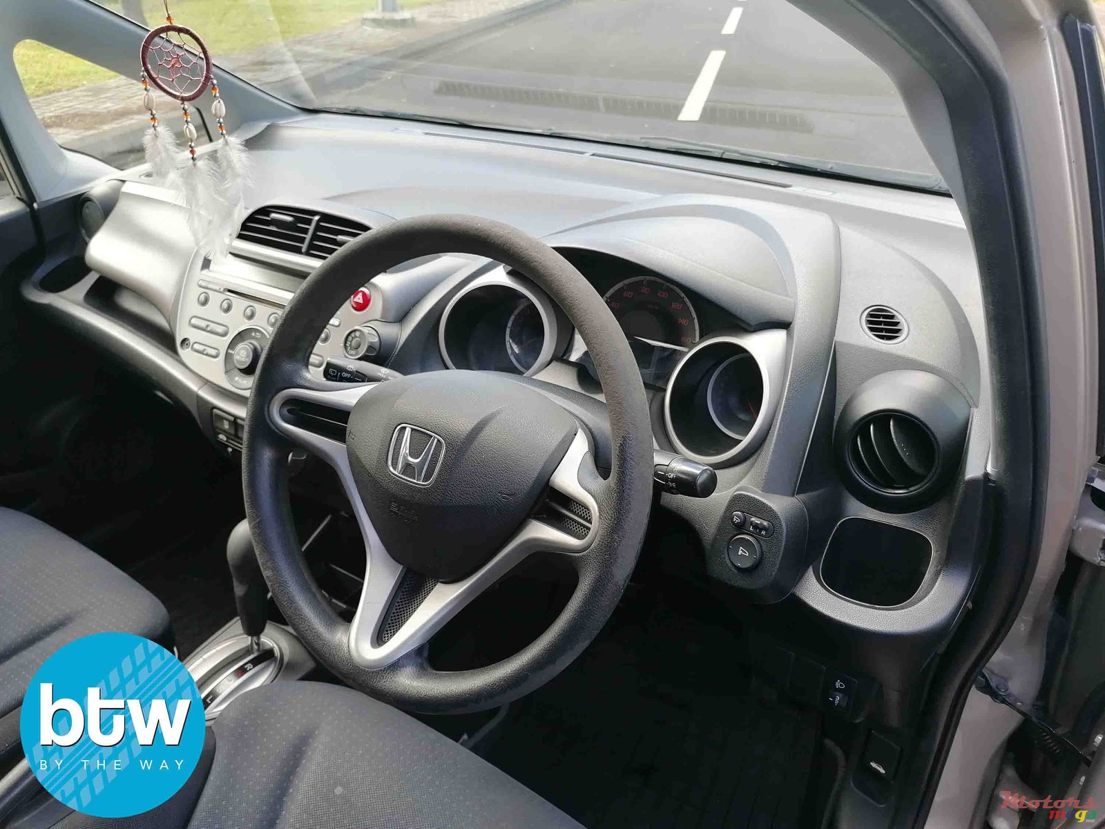 2010' Honda Fit photo #5