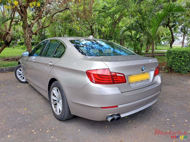 2012' BMW 5 Series photo #3