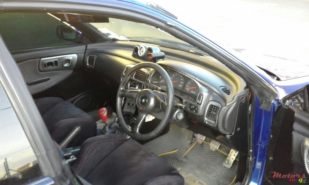 2000' Subaru Impreza WRX photo #2