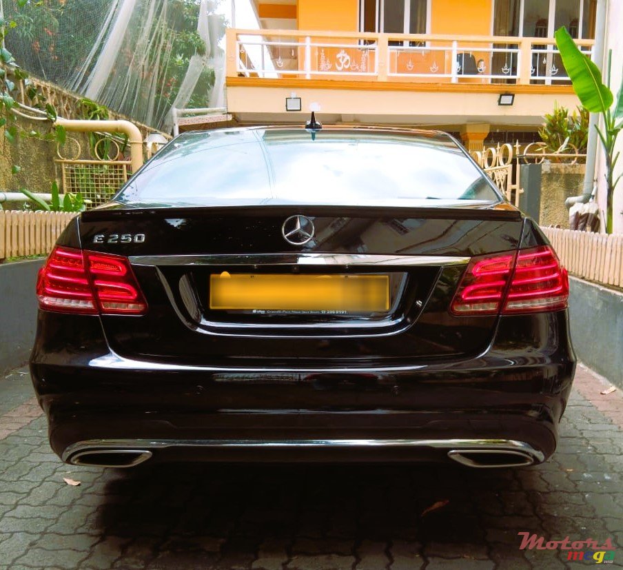 2013' Mercedes-Benz E 250 AMG PACK photo #2