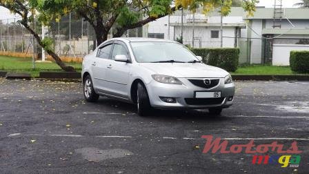 2005' Mazda Axela photo #1