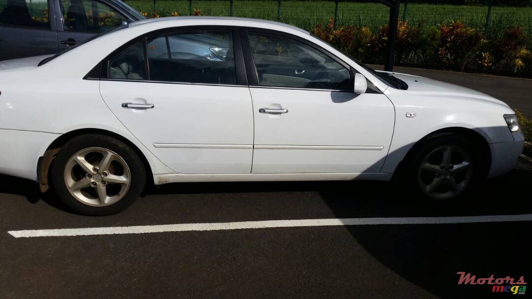 2008' Hyundai photo #2