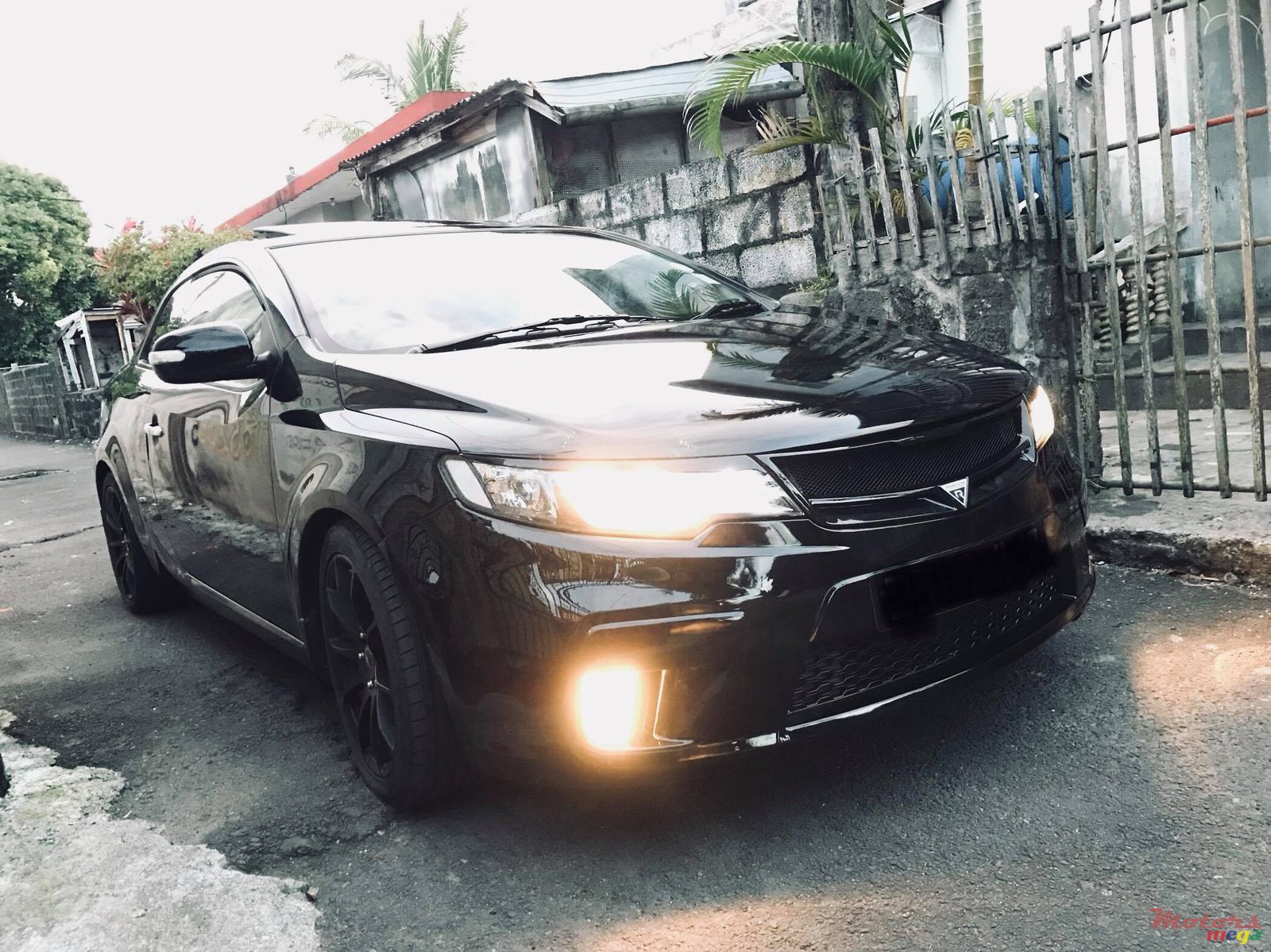 2010' Kia Koup sport photo #5