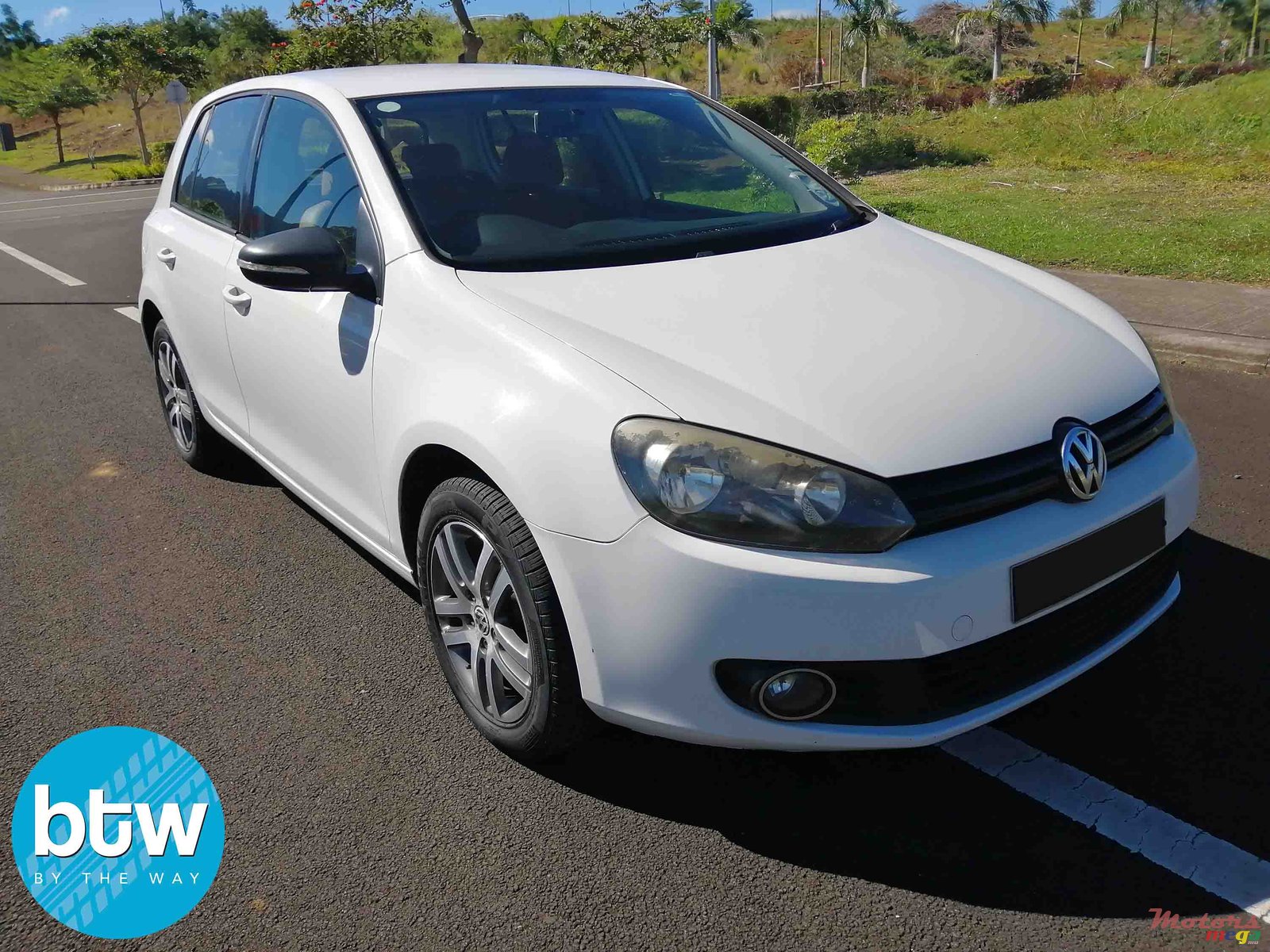 2009' Volkswagen Golf photo #1