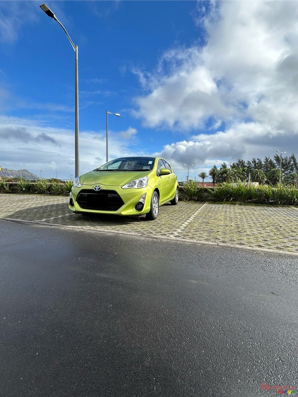 2016' Toyota Aqua photo #3