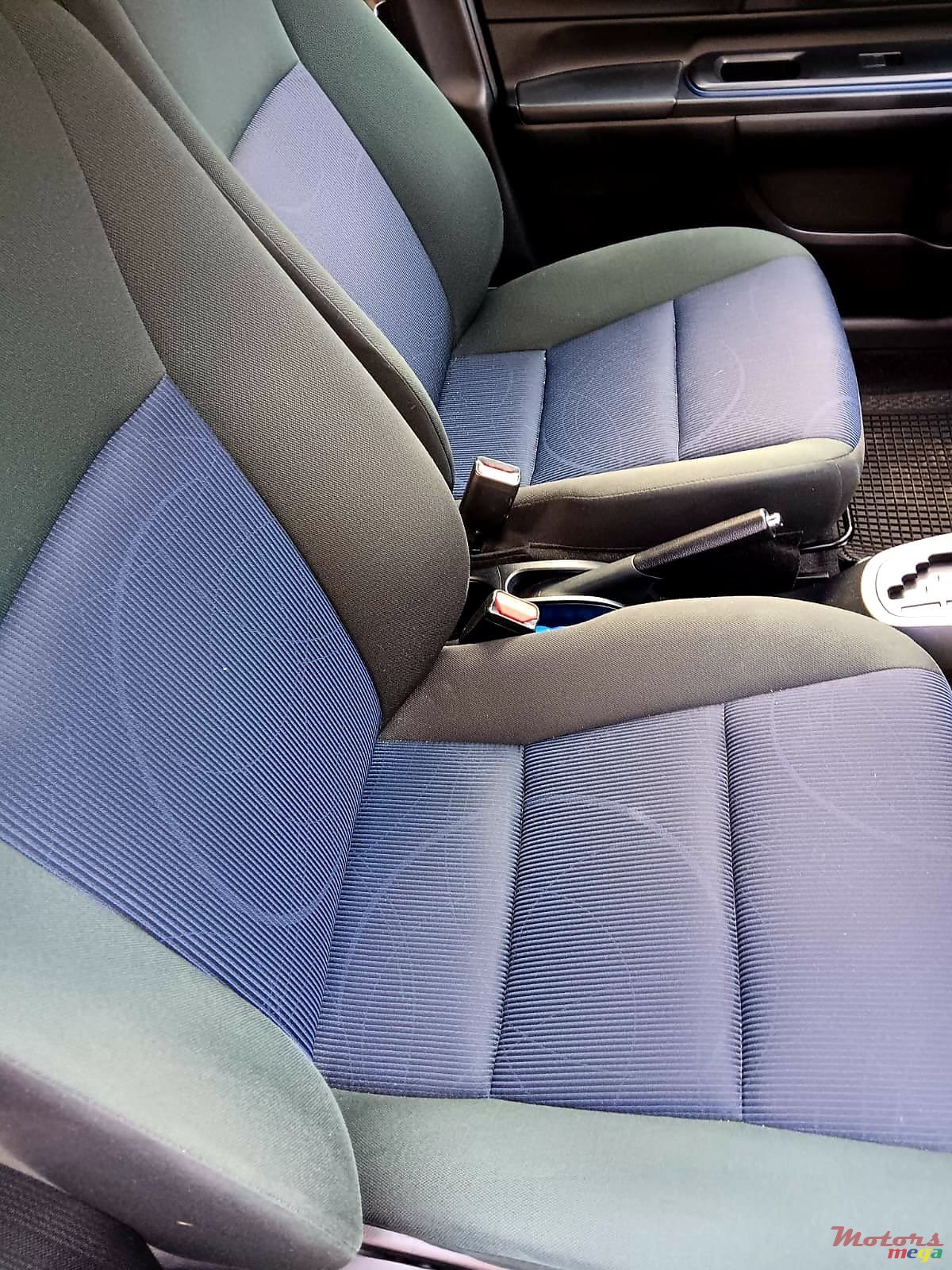 2016' Toyota Aqua photo #5