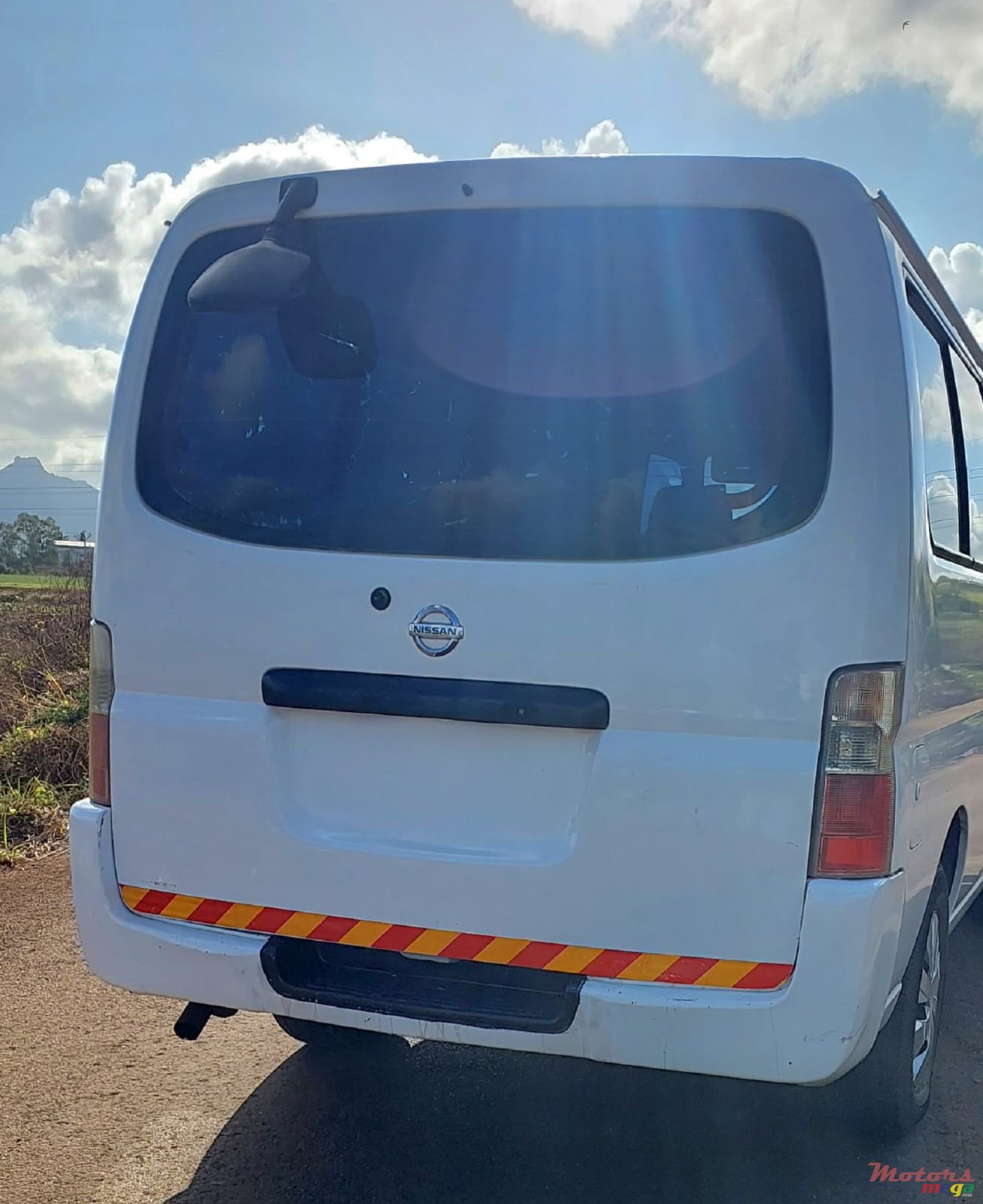 2009' Nissan photo #2