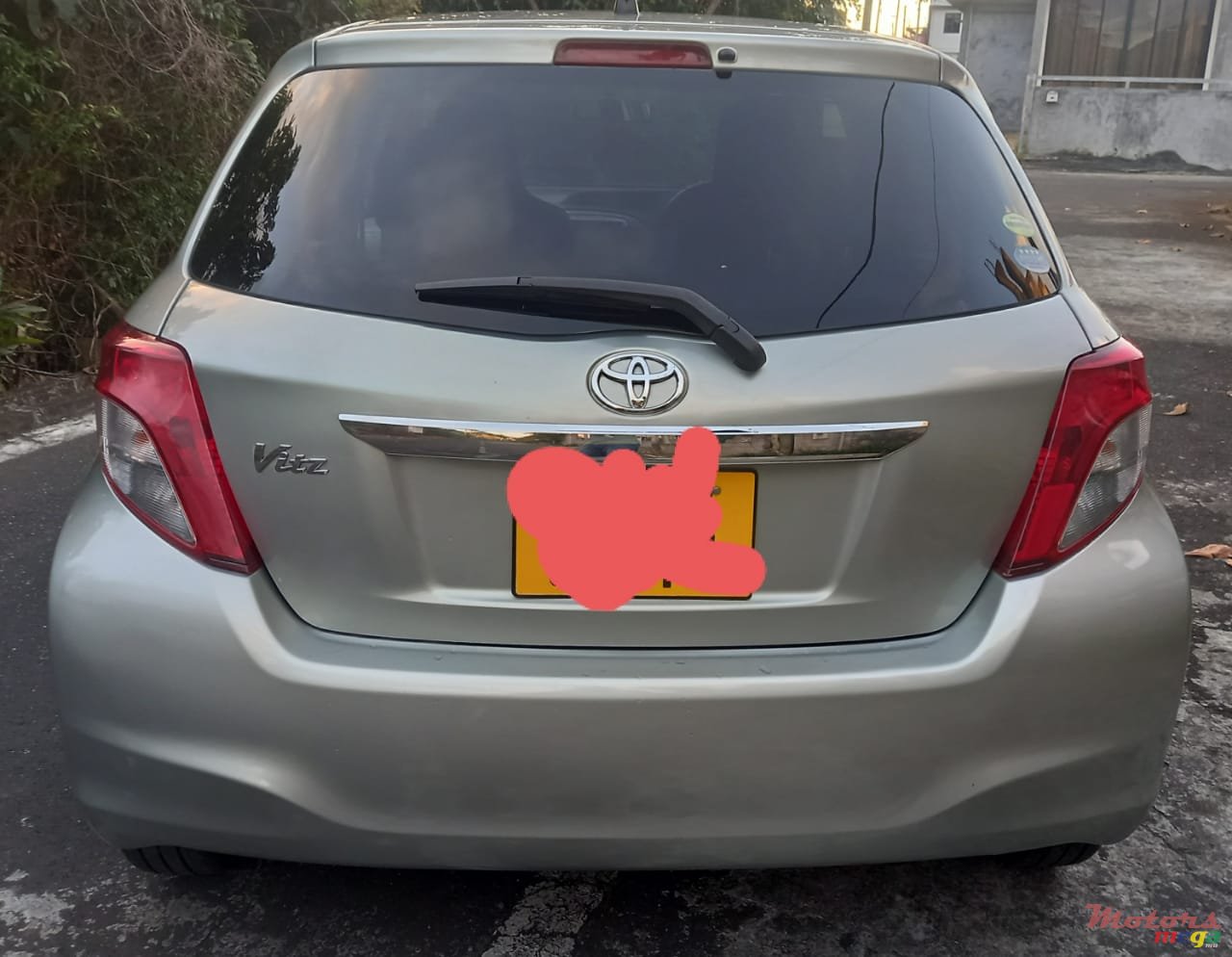 2014' Toyota Vitz photo #2