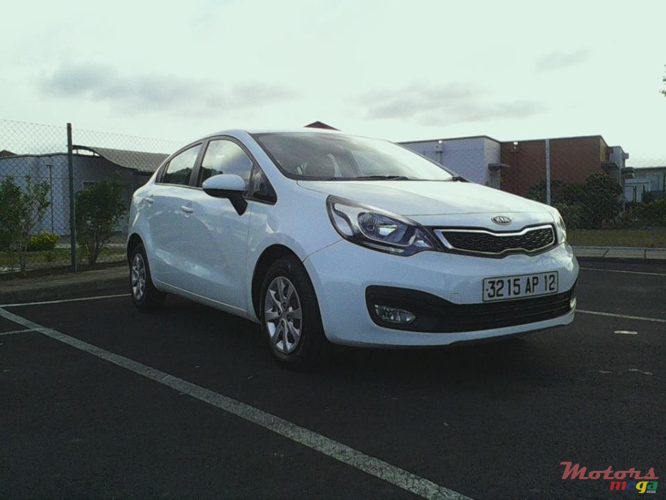 2012' Kia Rio sedan photo #1