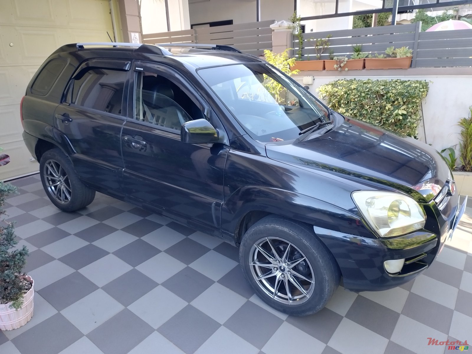 2008' Kia Sportage photo #3