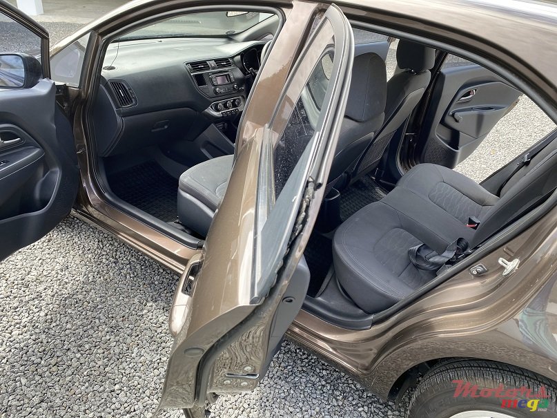 2011' Kia Rio Hatchback Manual photo #4