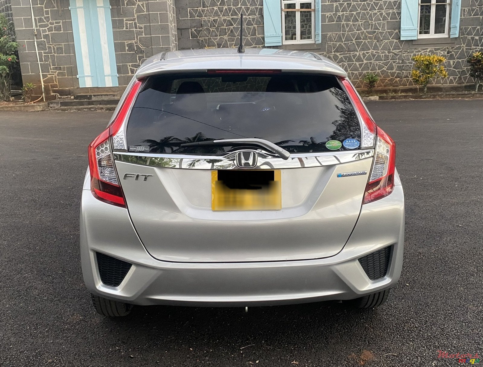 2015' Honda Fit Hybrid photo #3