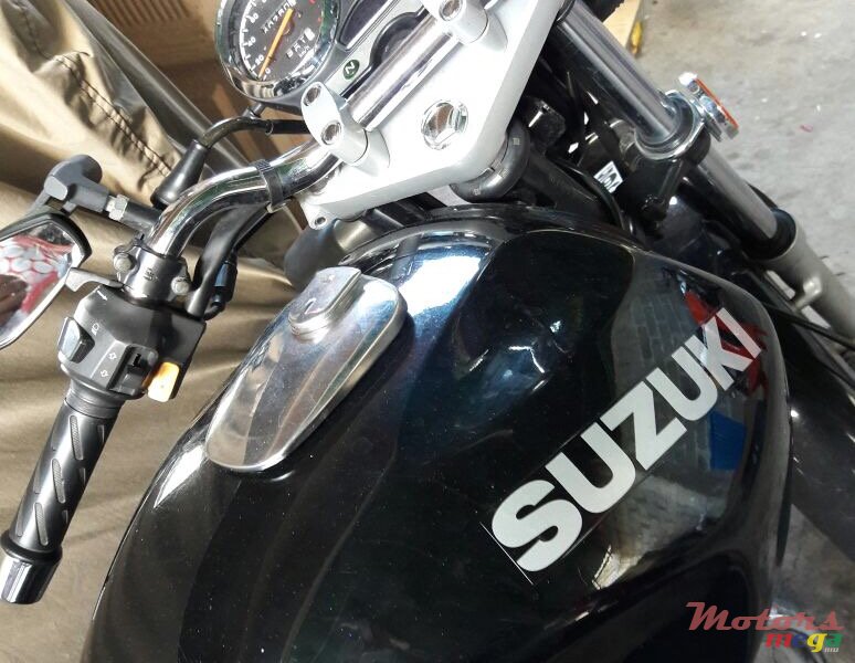 2015' Suzuki EN AA photo #2
