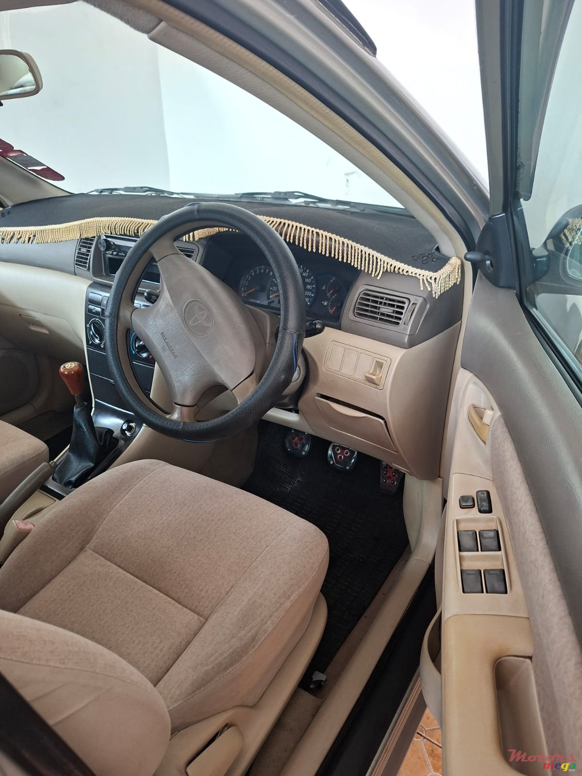 2004' Toyota Corolla photo #6