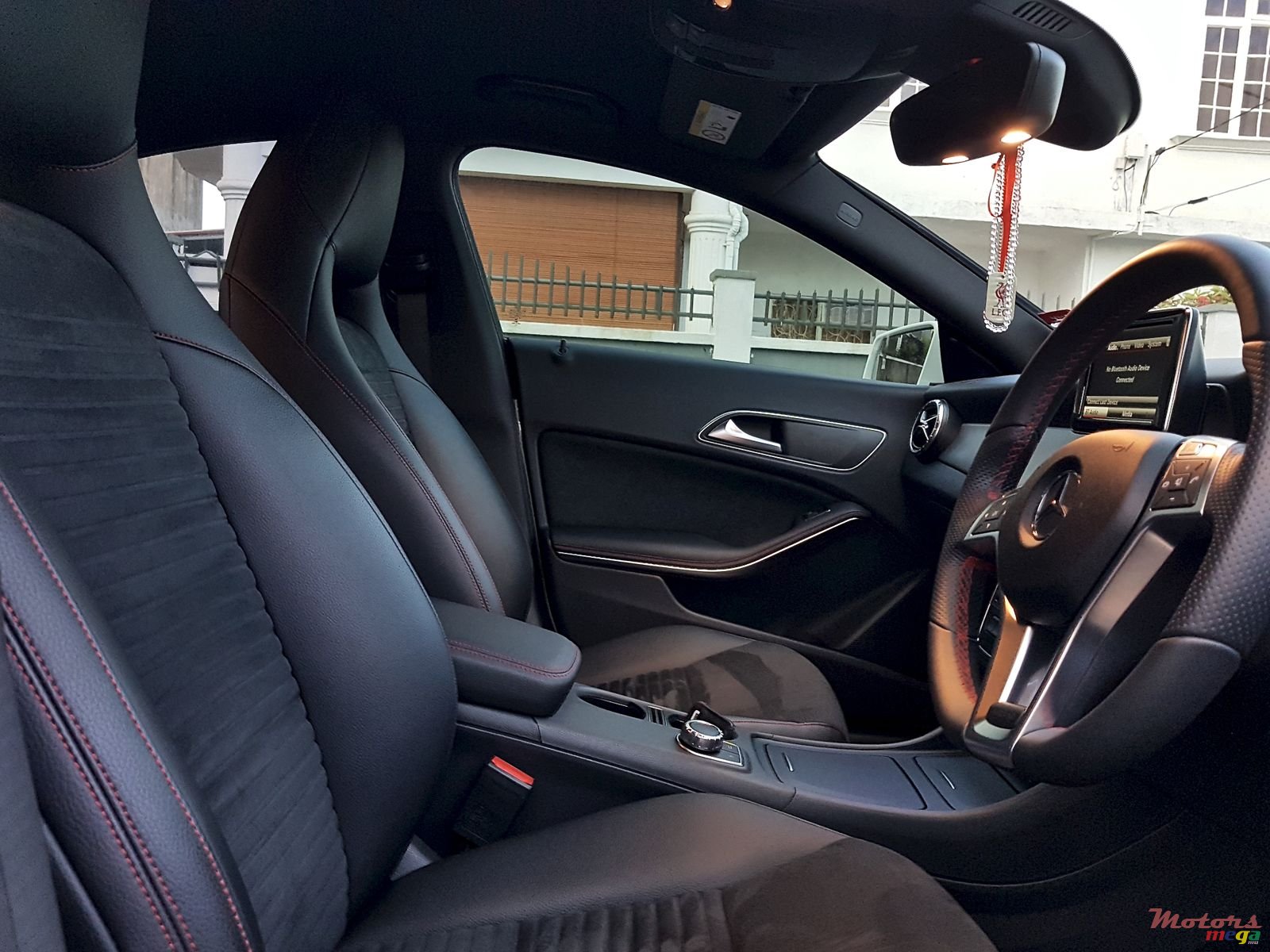 2014' Mercedes-Benz CLA 180 photo #5