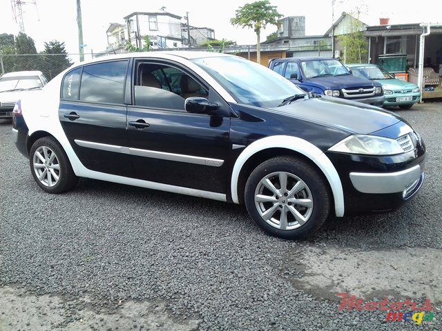 2005' Renault Megane photo #5