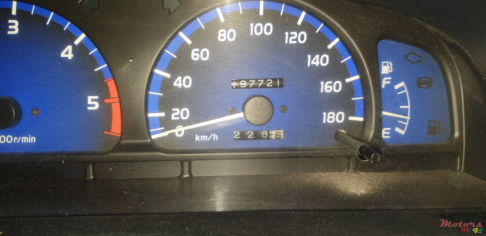 2004' Toyota photo #2