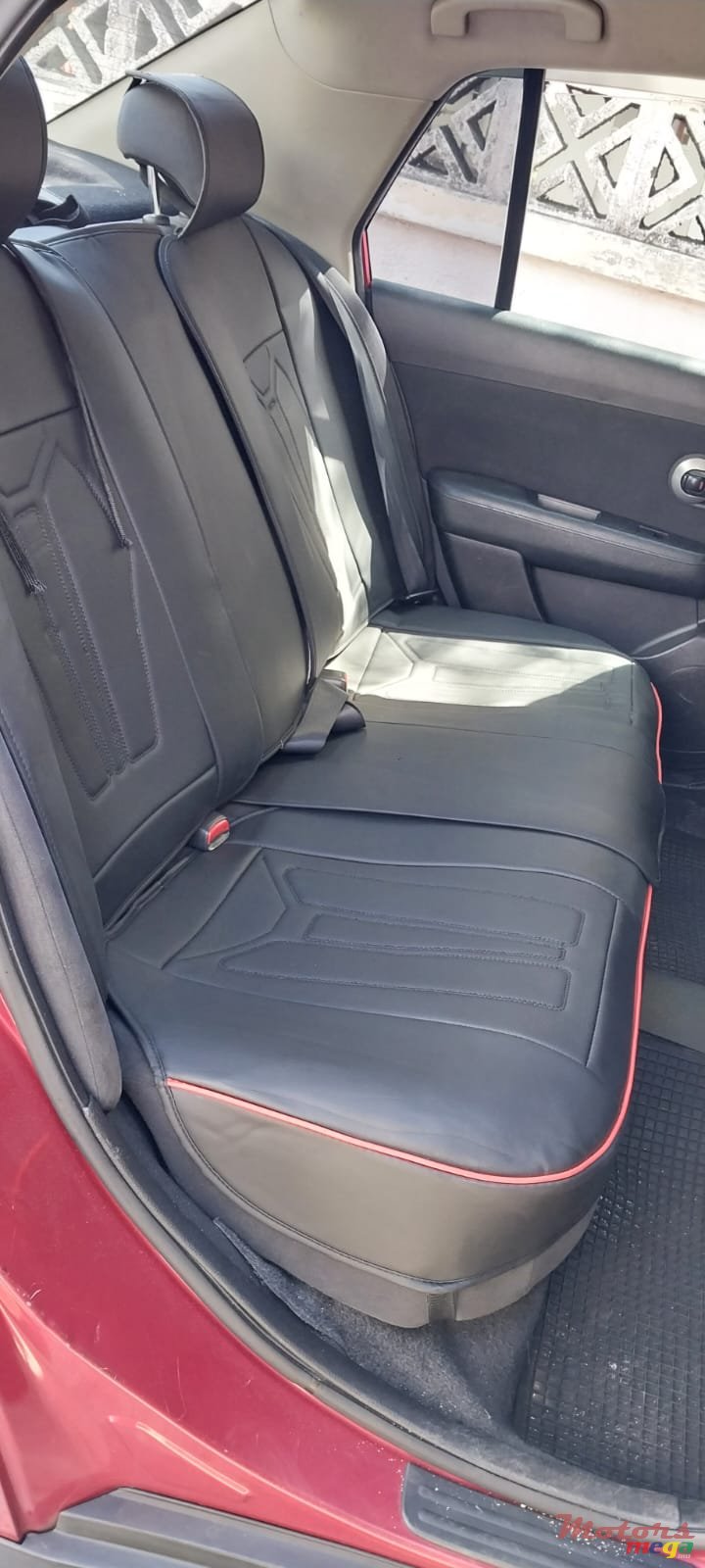 2010' Nissan Tiida photo #7