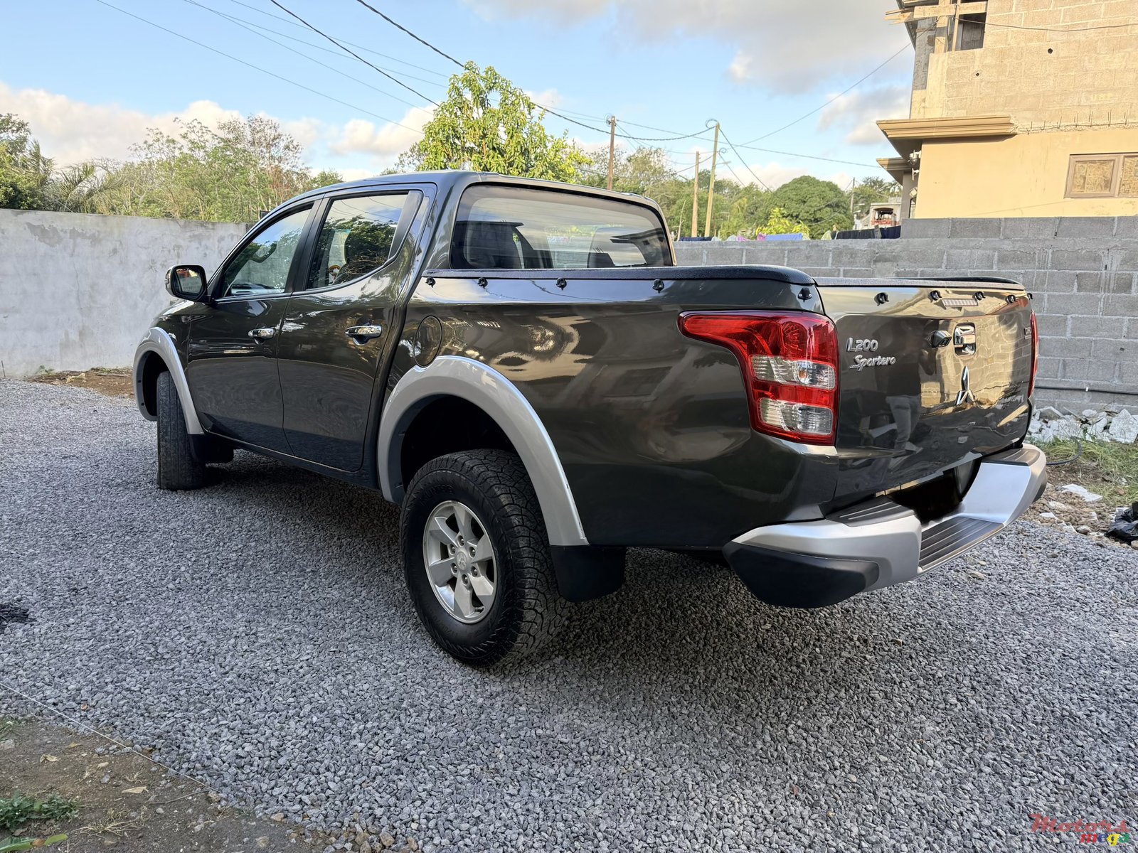 2015' Mitsubishi L200 photo #5