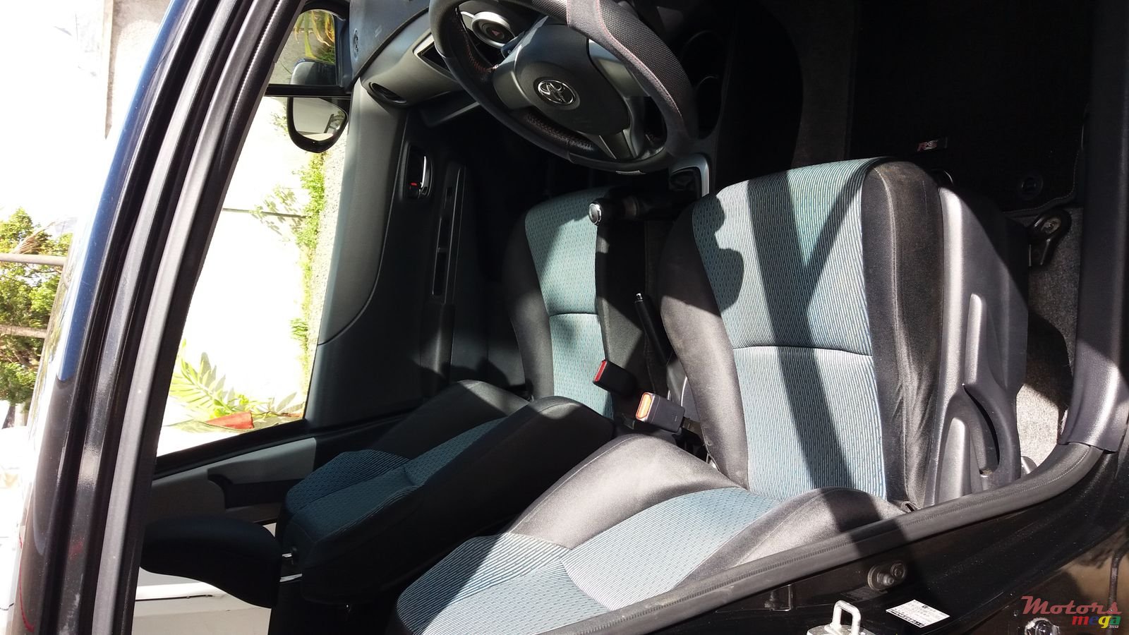 2011' Toyota Vitz RS SPORT 15OO CC ORIGIN photo #3