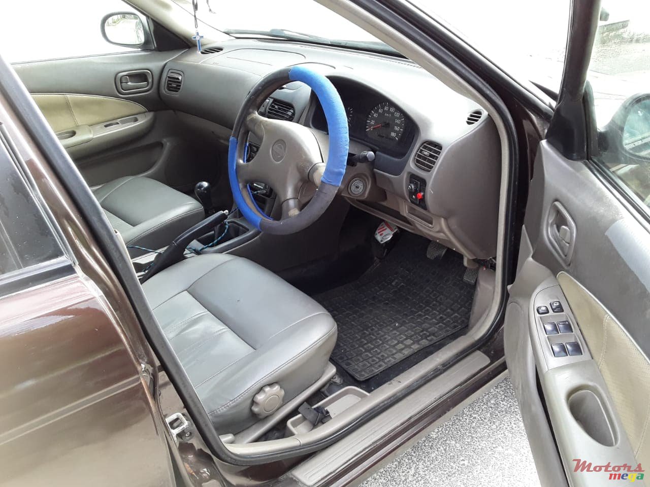 1999' Nissan Sunny none photo #2