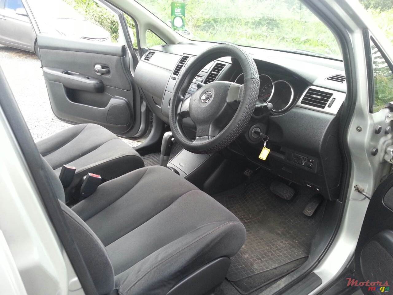 2006' Nissan Tiida photo #5