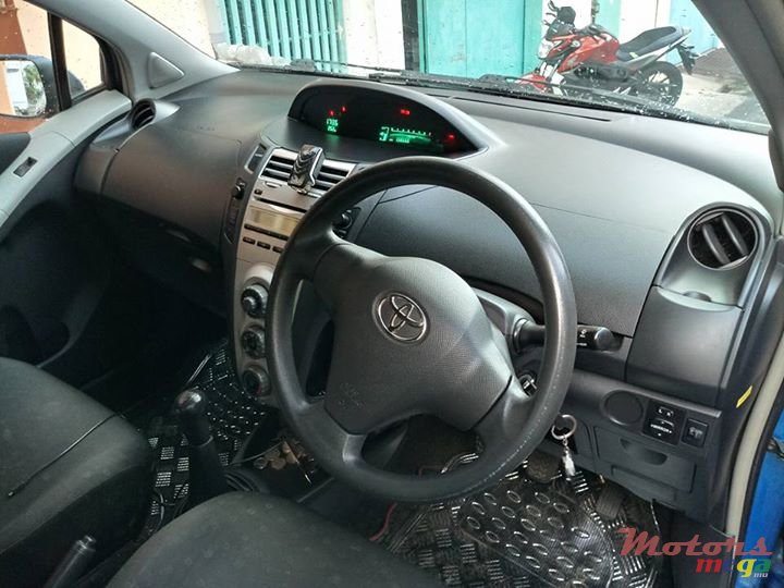 2007' Toyota Vitz jant cosmic photo #2