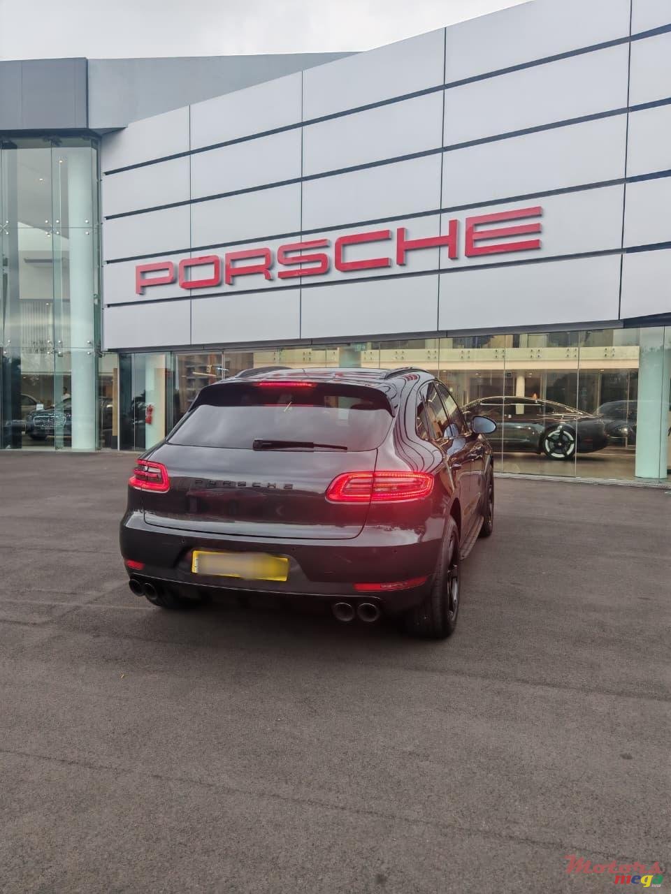 2017' Porsche Macan photo #3