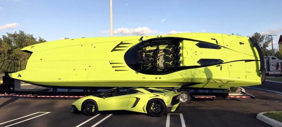 Buy This Lamborghini Aventador SV, Get A Matching Speedboat