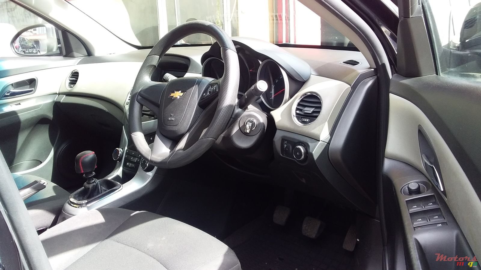 2013' Chevrolet Cruze photo #3