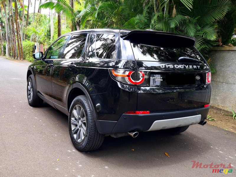 2015' Land Rover Discovery Sport Automatic photo #2