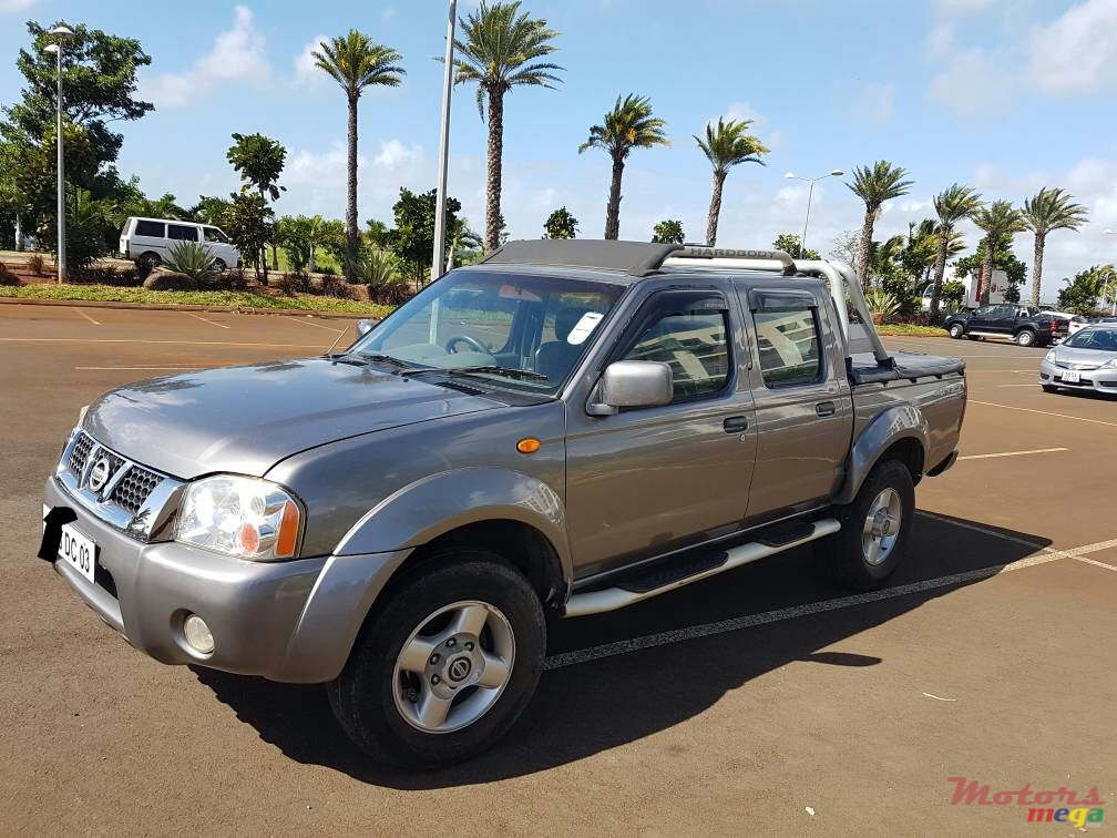 2003' Nissan Hardbody photo #1